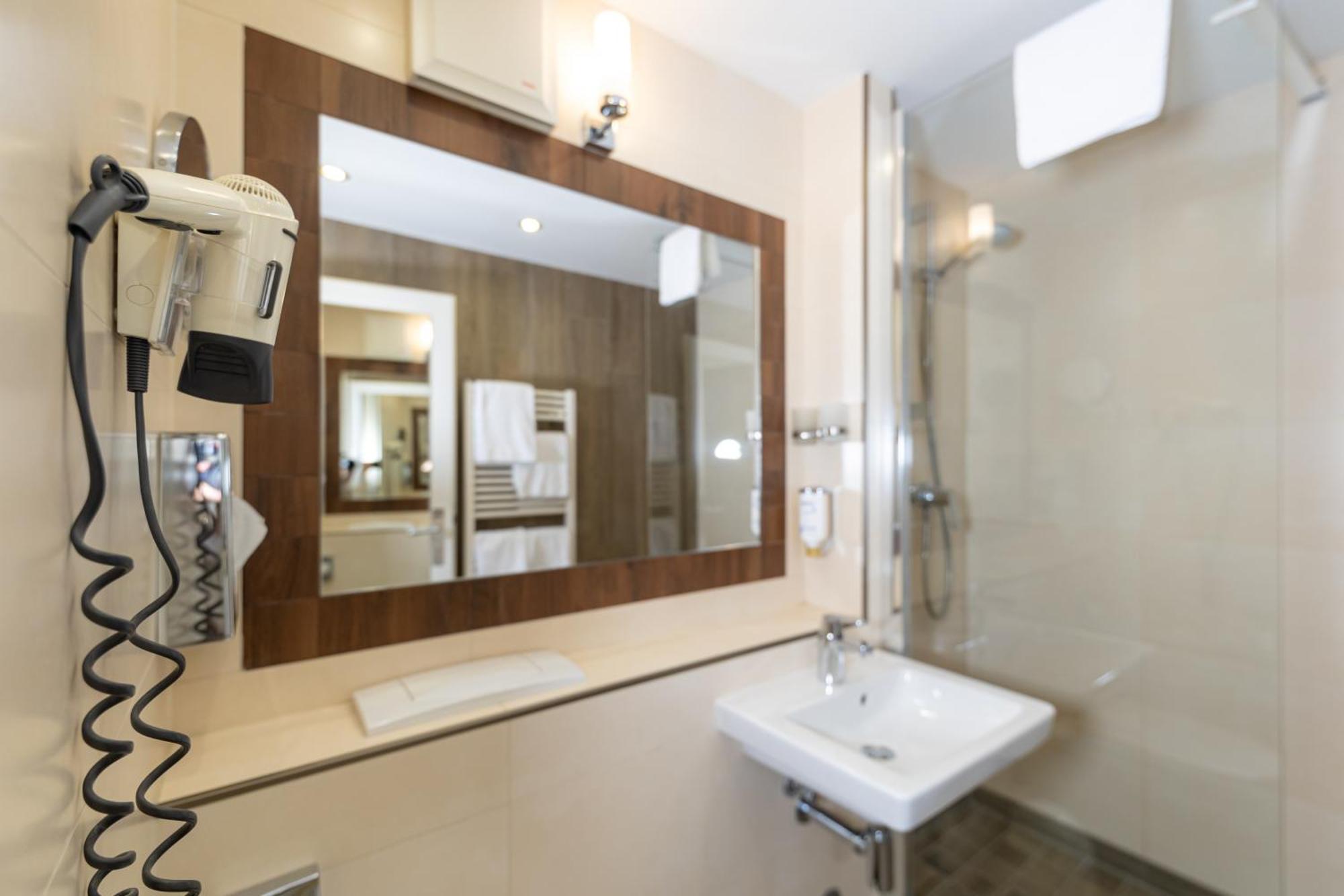 Akzent Hotel Am Goldenen Strauss Görlitz Eksteriør billede